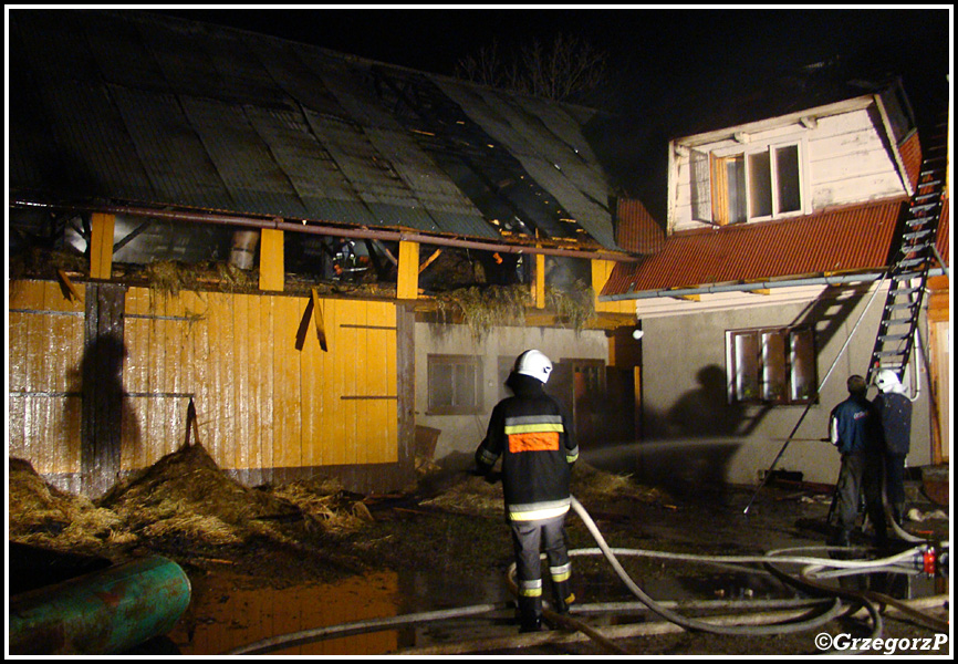 4.12.2011 - ChochoÅ‚Ã³w - PoÅ¼ar drewnianych zabudowaÅ„
