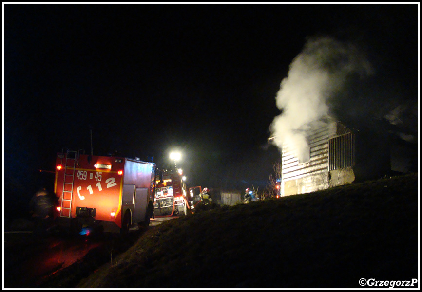 26.12.2013 - Olszówka - Pożar drewnianego budynku