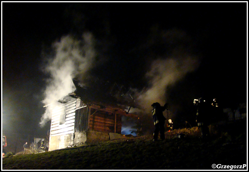 26.12.2013 - OlszÃ³wka - PoÅ¼ar drewnianego budynku