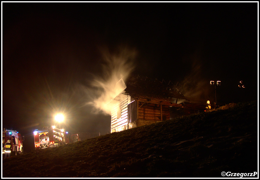 26.12.2013 - Olszówka - Pożar drewnianego budynku