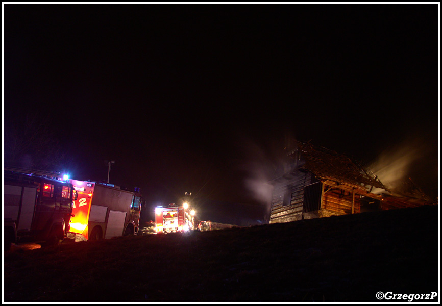 26.12.2013 - Olszówka - Pożar drewnianego budynku