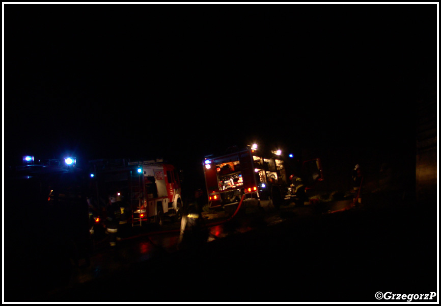 26.12.2013 - OlszÃ³wka - PoÅ¼ar drewnianego budynku