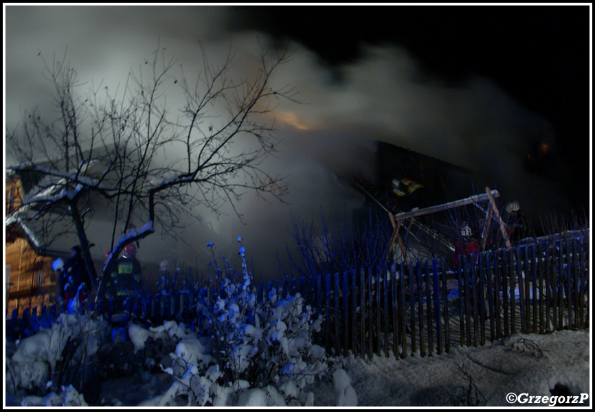 12.12.2012 - PieniÄ…Å¼kowice - PoÅ¼ar drewnianych zabudowaÅ„
