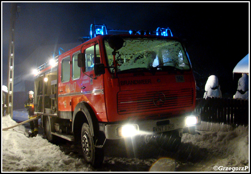 12.12.2012 - PieniÄ…Å¼kowice - PoÅ¼ar drewnianych zabudowaÅ„