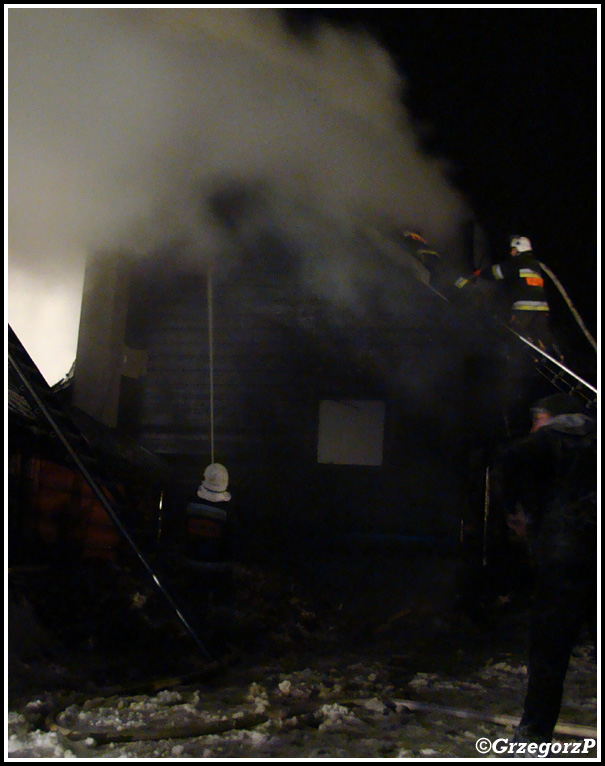 12.12.2012 - PieniÄ…Å¼kowice - PoÅ¼ar drewnianych zabudowaÅ„