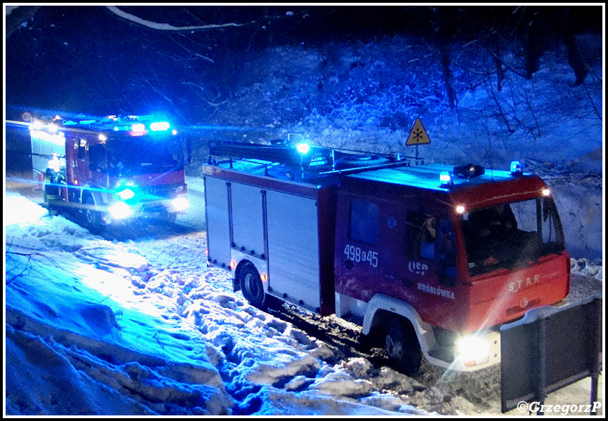 12.12.2012 - PieniÄ…Å¼kowice - PoÅ¼ar drewnianych zabudowaÅ„