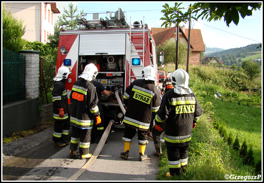18.08.2011 - Rabka, ul. LeÅ›na - PoÅ¼ar drewnianego budynku