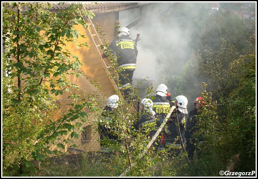 18.08.2011 - Rabka, ul. LeÅ›na - PoÅ¼ar drewnianego budynku