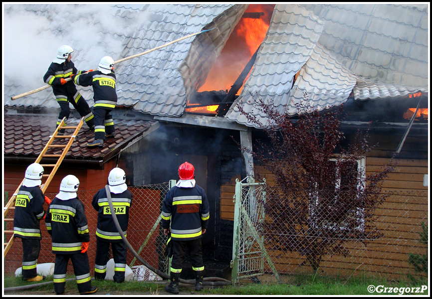 18.08.2011 - Rabka, ul. LeÅ›na - PoÅ¼ar drewnianego budynku
