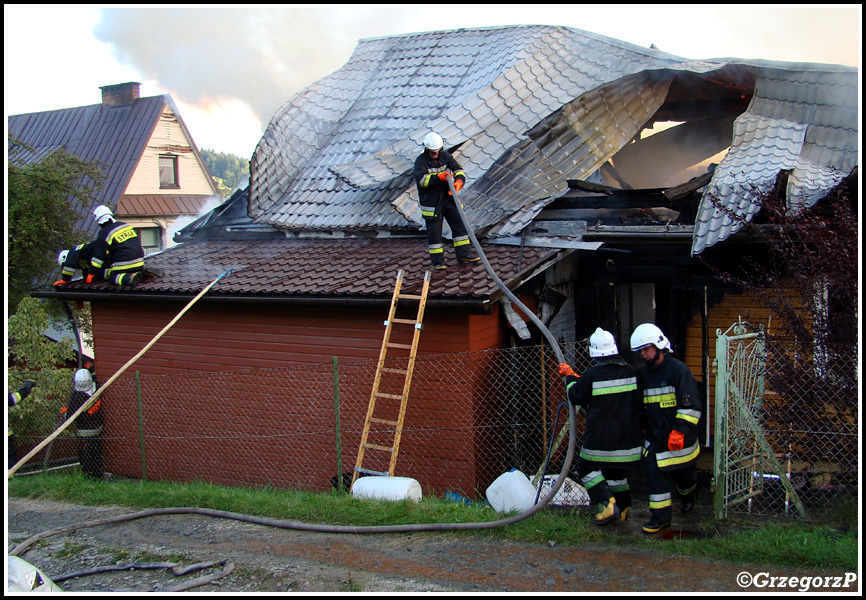 18.08.2011 - Rabka, ul. LeÅ›na - PoÅ¼ar drewnianego budynku