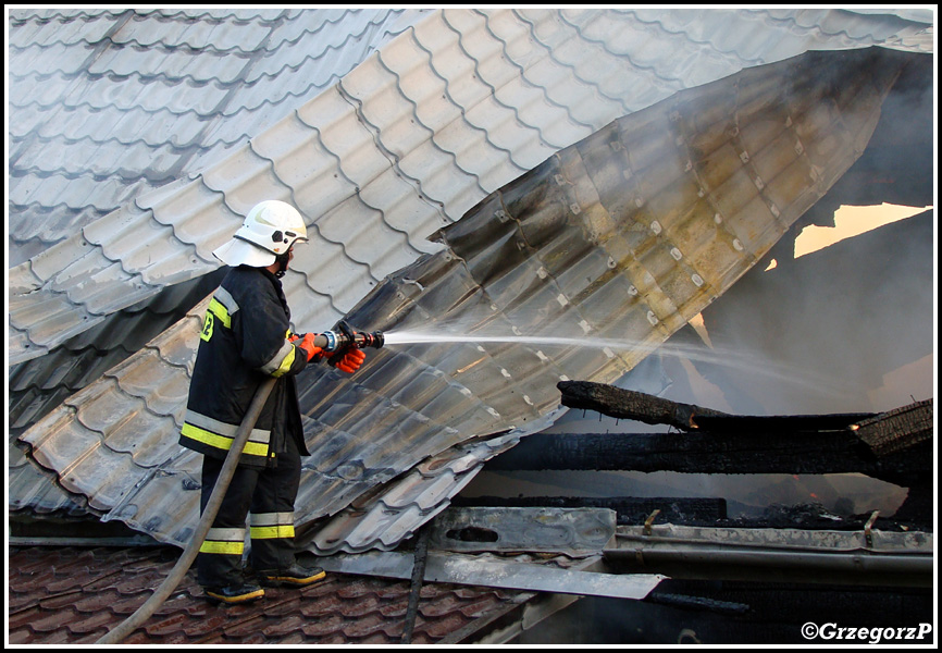 18.08.2011 - Rabka, ul. LeÅ›na - PoÅ¼ar drewnianego budynku