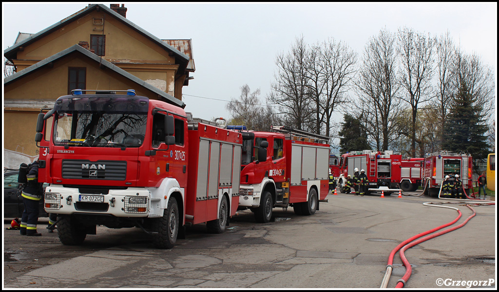 25.04.2016 - Nowy Targ, ul. Kolejowa - Pożar w zakładach mięsnych