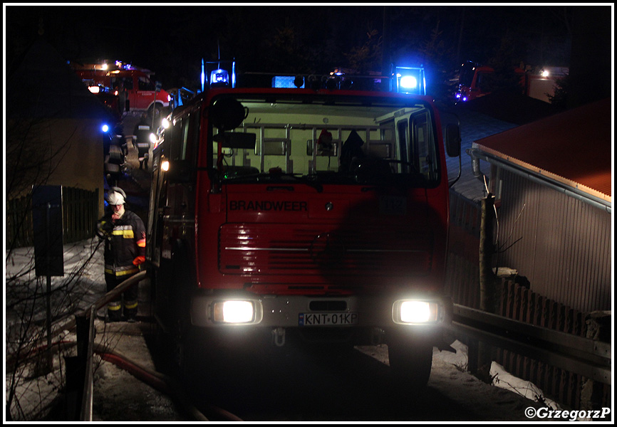 13.01.2015 - Sieniawa - PoÅ¼ar zabudowaÅ„ gospodarczych