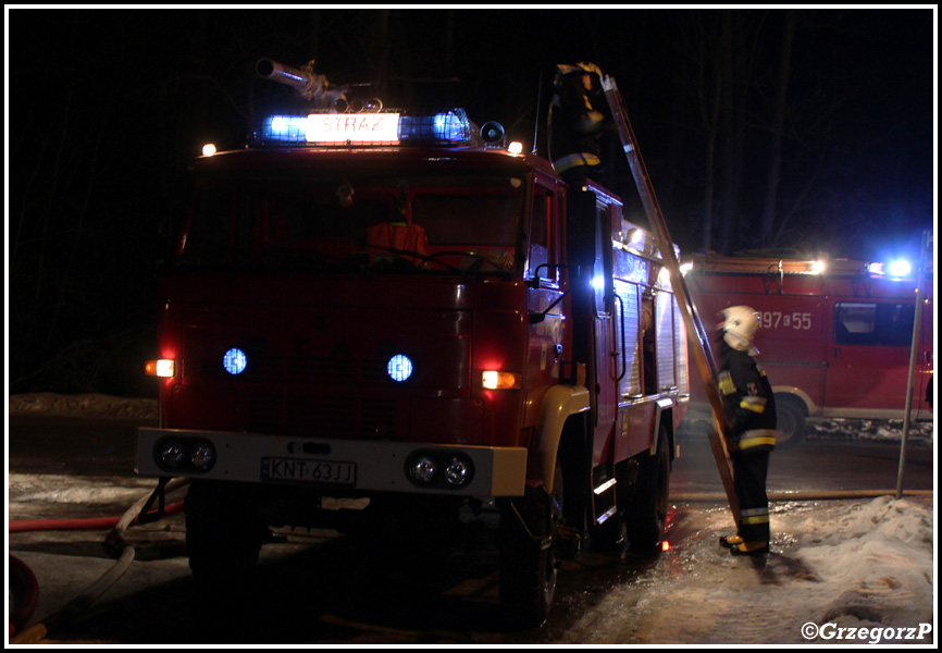13.01.2015 - Sieniawa - PoÅ¼ar zabudowaÅ„ gospodarczych