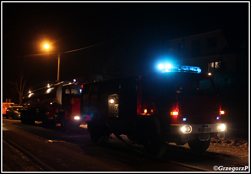 13.01.2015 - Sieniawa - PoÅ¼ar zabudowaÅ„ gospodarczych