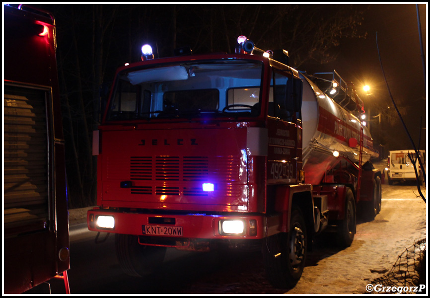 13.01.2015 - Sieniawa - Pożar zabudowań gospodarczych