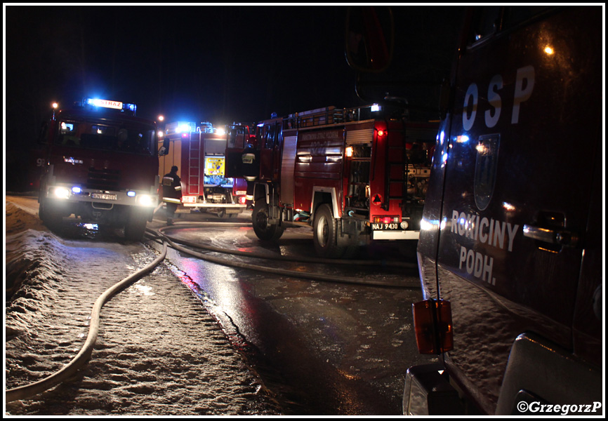13.01.2015 - Sieniawa - PoÅ¼ar zabudowaÅ„ gospodarczych