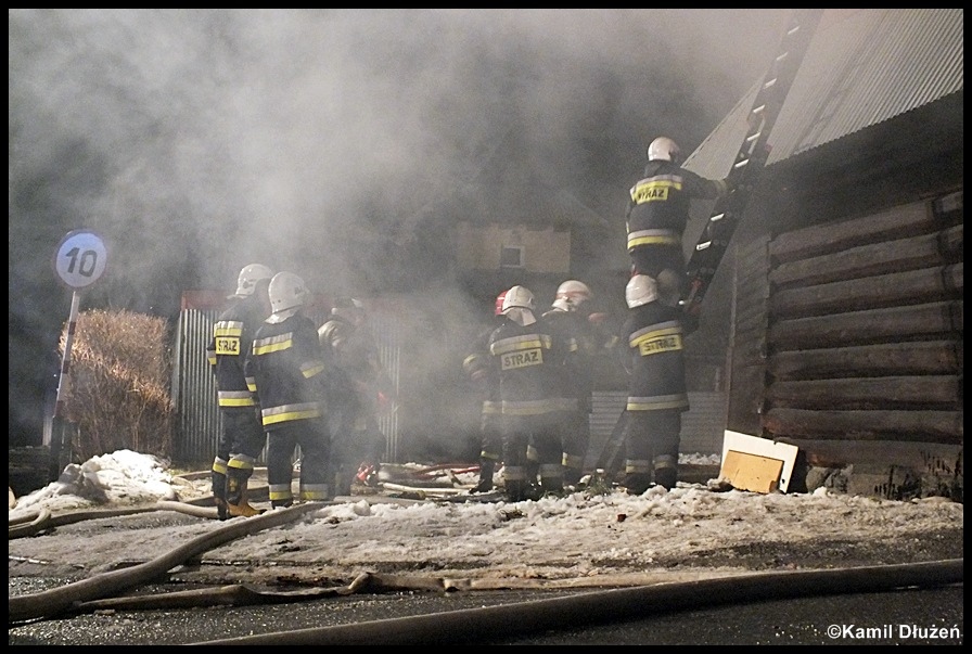 28.12.2011 - Zakopane, ul. Szymony - pożar poddasza