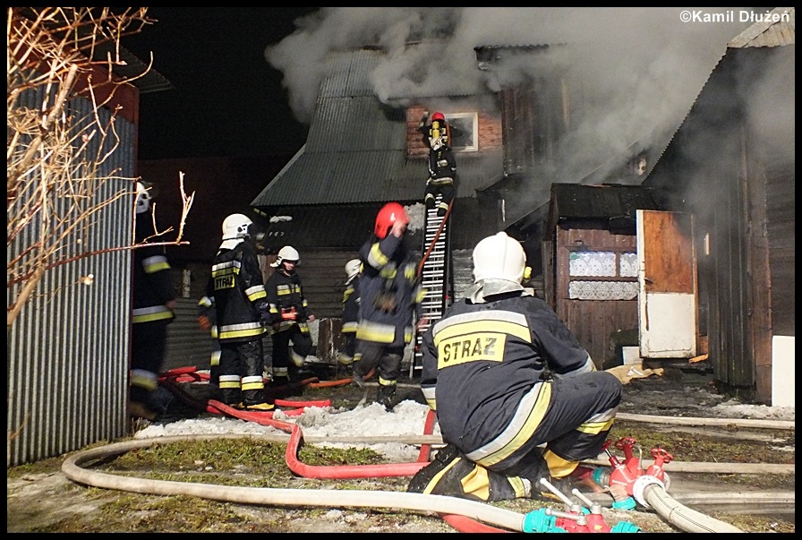 28.12.2011 - Zakopane, ul. Szymony - poÅ¼ar poddasza