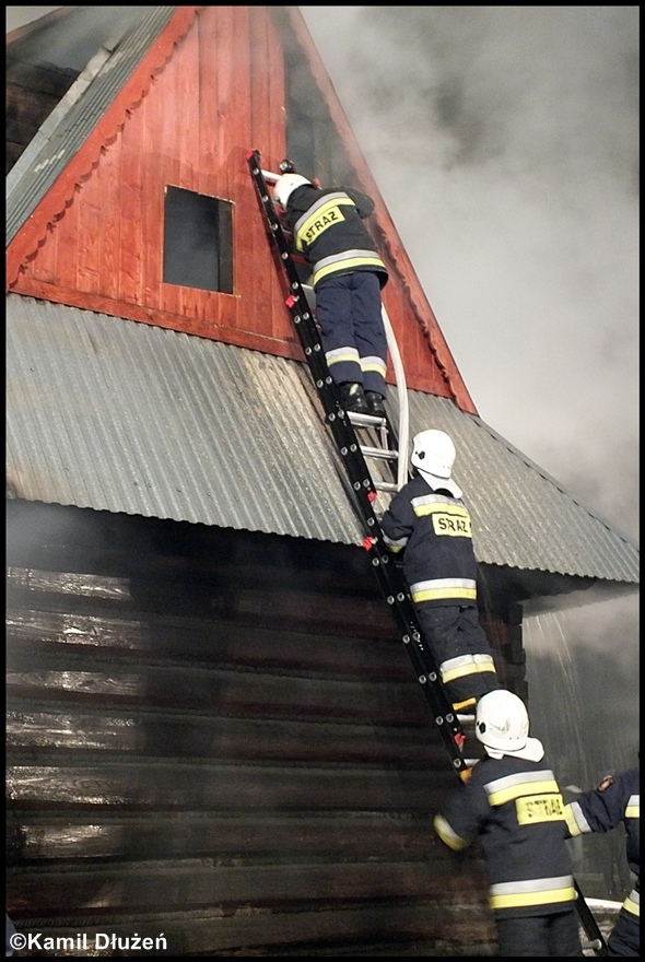 28.12.2011 - Zakopane, ul. Szymony - pożar poddasza