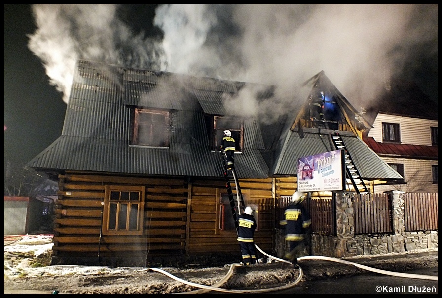 28.12.2011 - Zakopane, ul. Szymony - poÅ¼ar poddasza