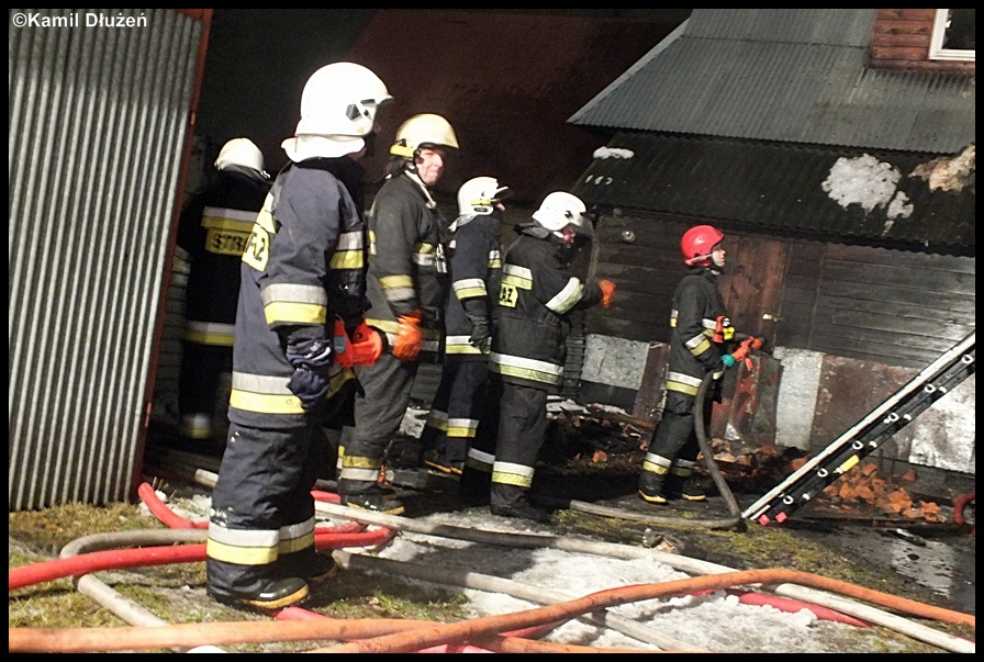 28.12.2011 - Zakopane, ul. Szymony - poÅ¼ar poddasza