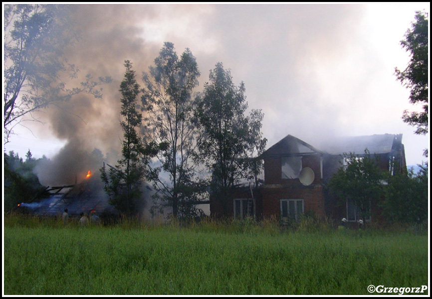 5.07.2009 - Skawa - PoÅ¼ar budynku mieszkalnego i gospodarczego