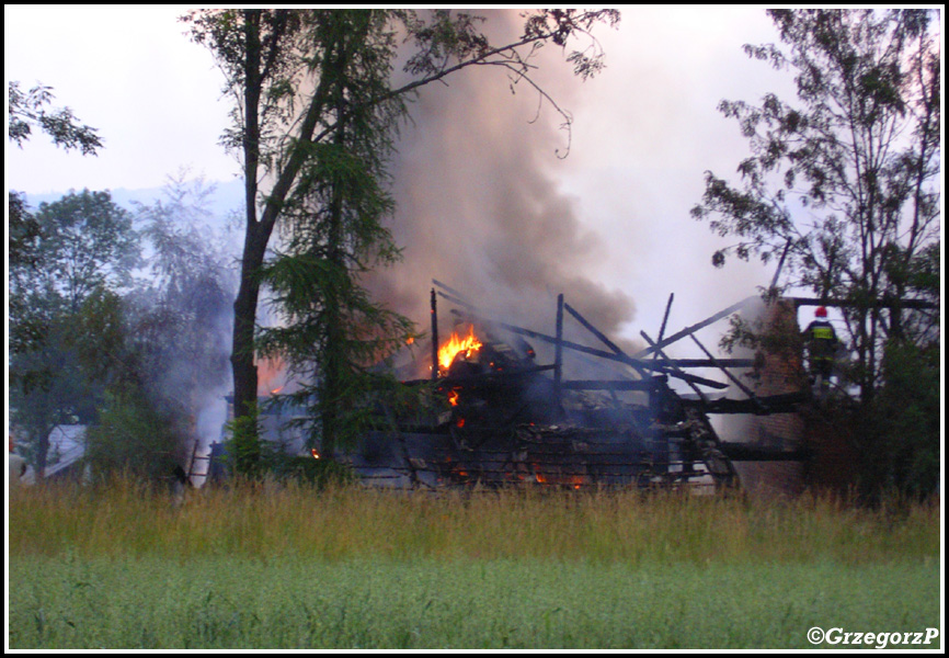 5.07.2009 - Skawa - PoÅ¼ar budynku mieszkalnego i gospodarczego