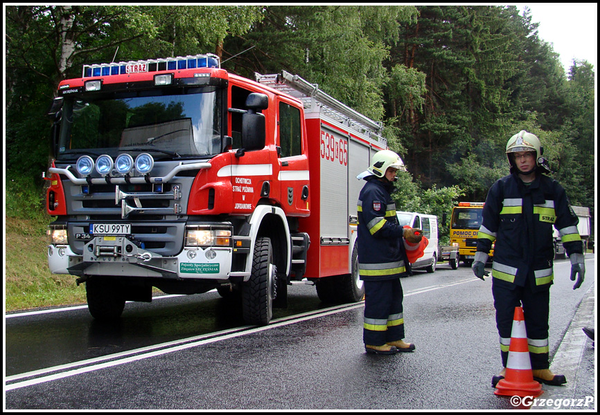 12.07.2013 - Naprawa, Zakopianka - Zderzenie samochodu osobowego z ciężarówką