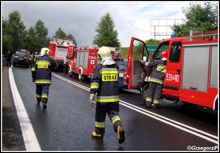 12.07.2013 - Naprawa, Zakopianka - Zderzenie samochodu osobowego z ciÄ™Å¼arÃ³wkÄ…