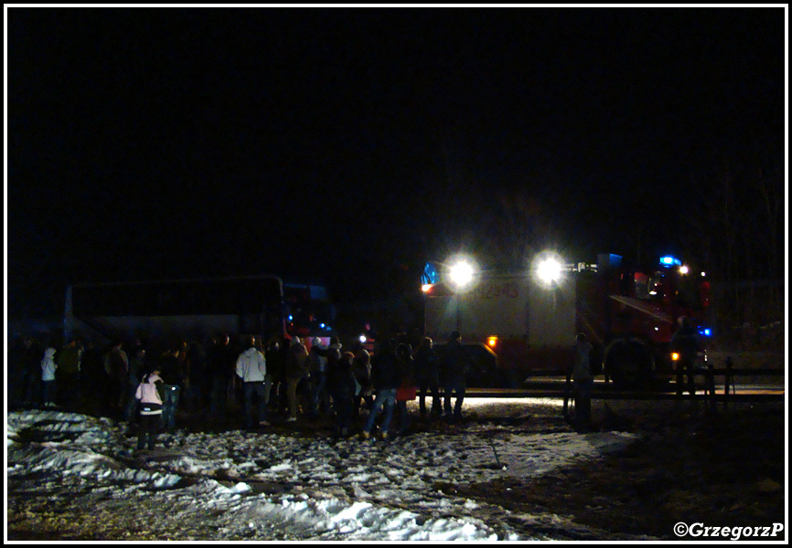 7.03.2013 - ChabÃ³wka, Zakopianka - Uszkodzony autokar