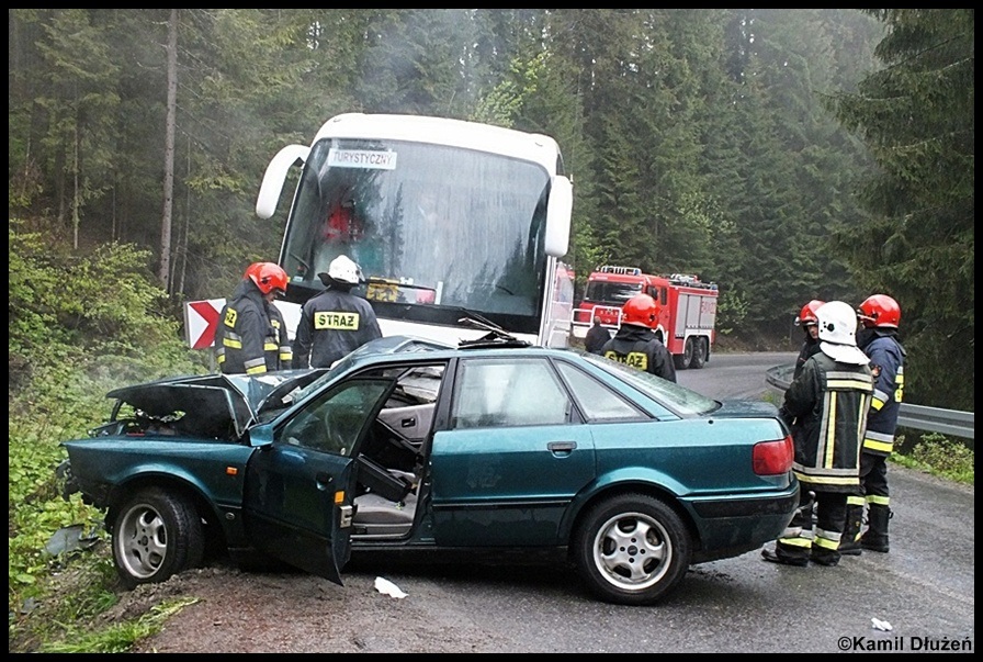 16.05.2012 - Zakopane, Brzeziny - zderzenie samochodu osobowego z autokarem