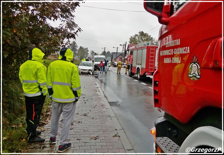 13.10.2020 - ChabÃ³wka, DW958 - Zdarzenie z udziaÅ‚em czterech samochodÃ³w