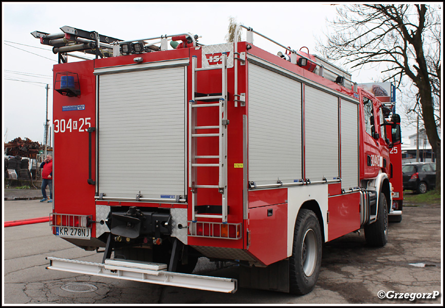 304[K]25 - GCBA 5/32 Scania P400/Wawrzaszek - JRG 4 KrakÃ³w