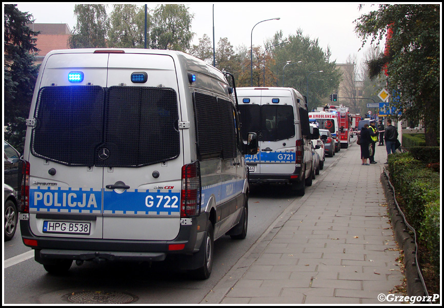 4.10.2014 - KrakÃ³w, al. Mickiewicza 30, budynek AGH - Alarm bombowy
