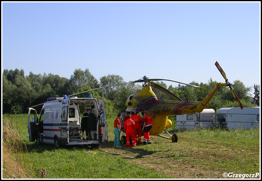 22.08.2009 - Krynica Morska, ul. Gdańska - Przekazanie pacjenta załodze LPR