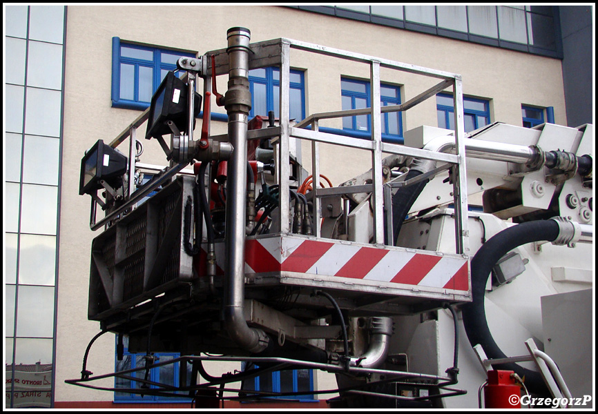 303[K]53 - SCH 68 Mercedes Benz 3535/Bronto Skylift - JRG 3 KrakÃ³w
