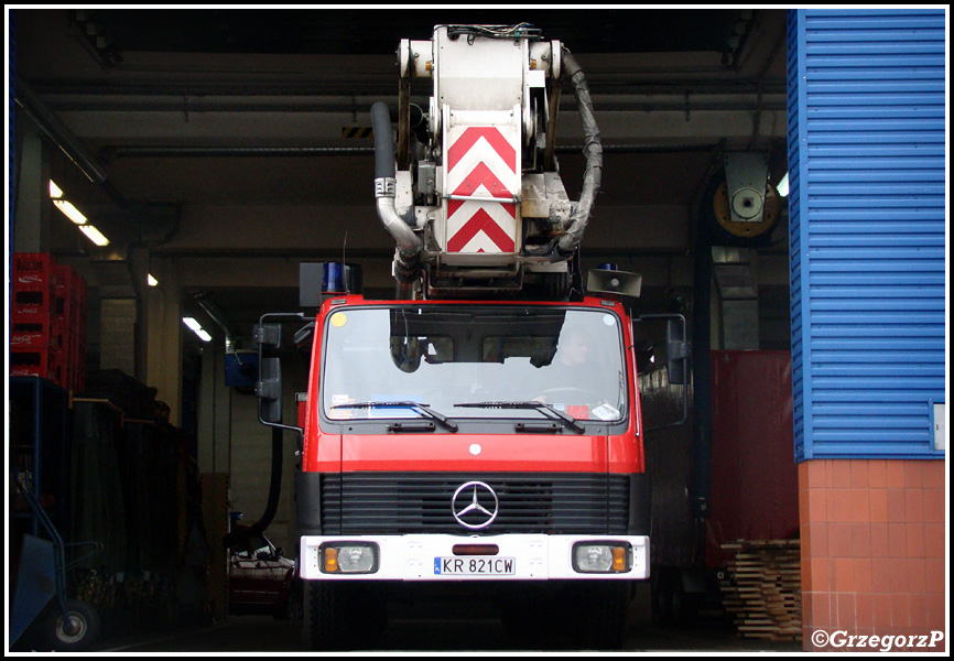 303[K]53 - SCH 68 Mercedes Benz 3535/Bronto Skylift - JRG 3 KrakÃ³w