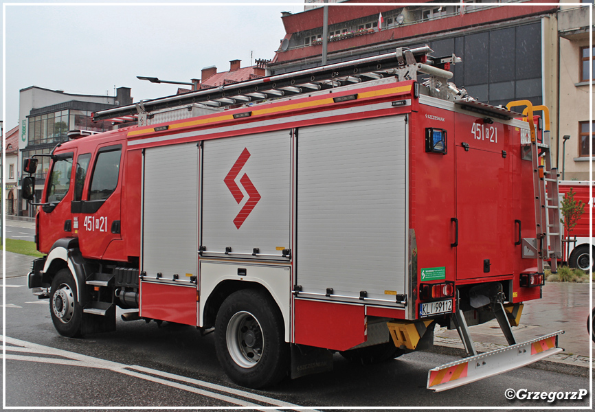451[K]21 - GBA 3/28 Renault D16/SzczÄ™Å›niak - JRG Limanowa
