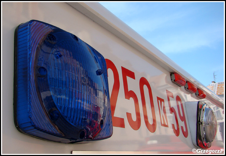 250[K]59 - SLRmed Ford E350/Southern Ambulance - SA PSP KrakÃ³w*