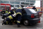 12.01.2014 - KrakÃ³w, Bonarka - Pokaz ratownictwa technicznego podczas I MZOSP i WOÅšP