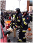 12.01.2014 - KrakÃ³w, Bonarka - Pokaz ratownictwa technicznego podczas I MZOSP i WOÅšP